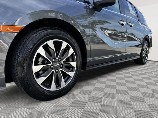 Modern Steel Metallic 2024 Honda Odyssey EX-L