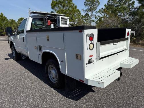 2015 Ford F-350 4X4 2dr Regular Cab 137 in. WB