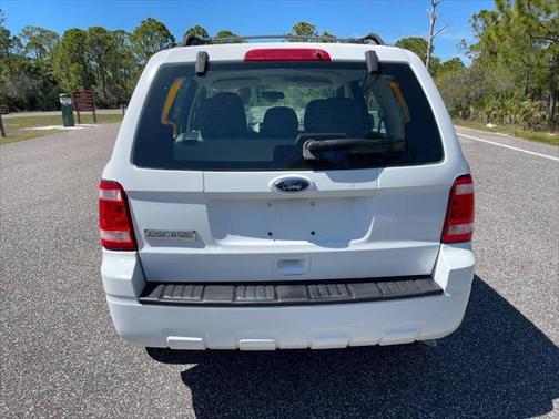 2010 Ford Escape XLS