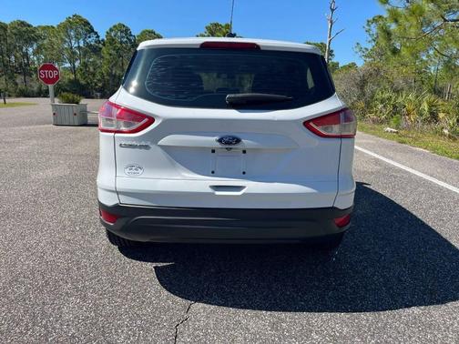 Oxford White 2014 Ford Escape S