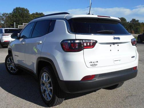 2022 Jeep Compass Latitude Lux 4x4