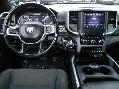 2021 RAM 1500 Big Horn Crew Cab 4x4 57' Box