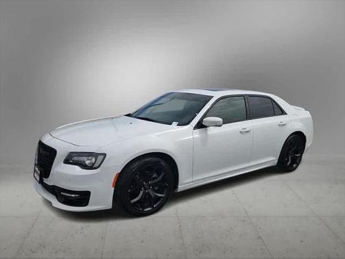 Bright White Clearcoat 2022 Chrysler 300 S