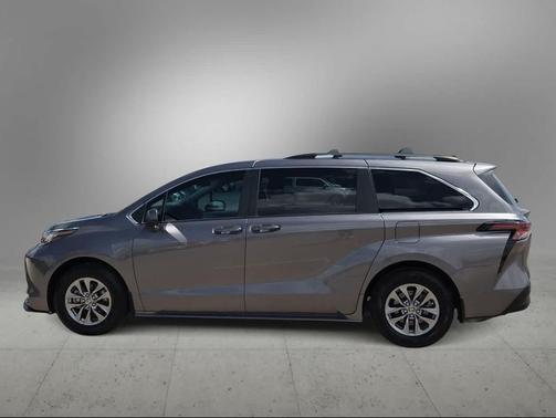 Predawn Gray Mica 2023 Toyota Sienna LE