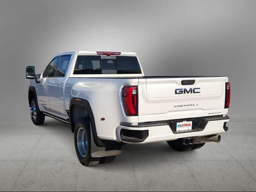 2025 GMC Sierra 3500 Denali