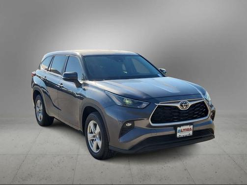 2023 Toyota Highlander LE