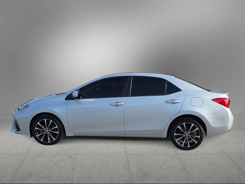 Classic Silver Metallic 2019 Toyota Corolla XSE