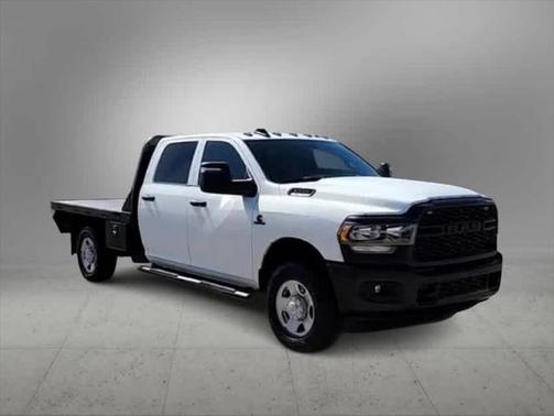 2024 RAM 2500 Tradesman Crew Cab 4x4 8' Box