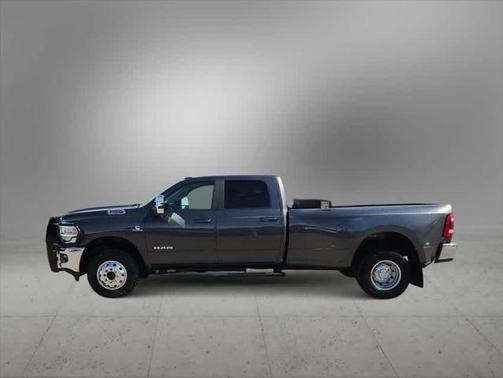 2024 RAM 3500 Laramie Crew Cab 4x4 8' Box
