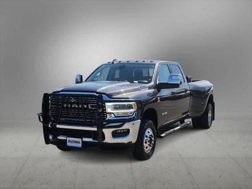 2024 RAM 3500 Laramie Crew Cab 4x4 8' Box