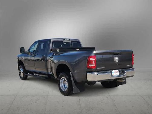 2024 RAM 3500 Laramie Crew Cab 4x4 8' Box