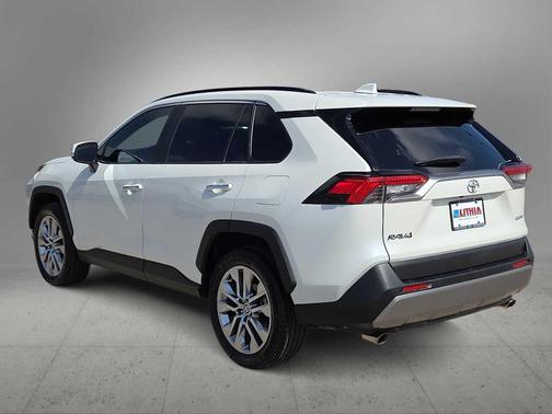 Blizzard Pearl 2022 Toyota RAV4 Limited