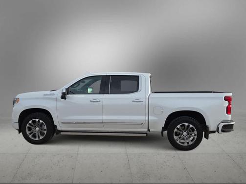 Iridescent Pearl Tricoat 2024 Chevrolet Silverado 1500 High Country