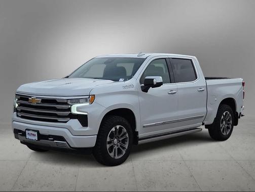 Iridescent Pearl Tricoat 2024 Chevrolet Silverado 1500 High Country