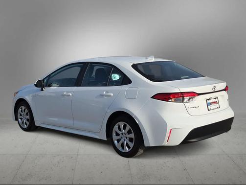 Ice Cap 2025 Toyota Corolla LE