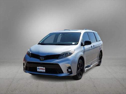 2020 Toyota Sienna SE