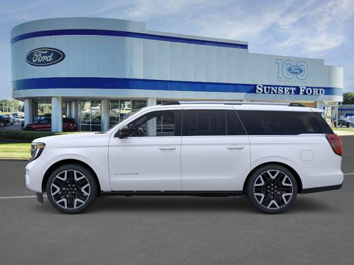 Star White Metallic Tri-Coat 2026 Ford Expedition Max Platinum