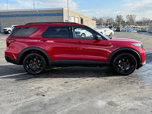 2022 Ford Explorer ST-Line