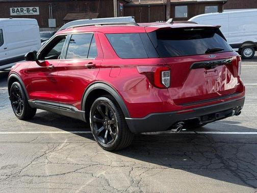 2022 Ford Explorer ST-Line