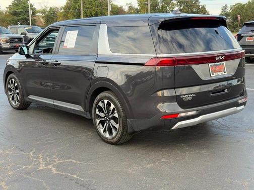 2023 Kia Carnival EX