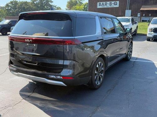 2023 Kia Carnival EX