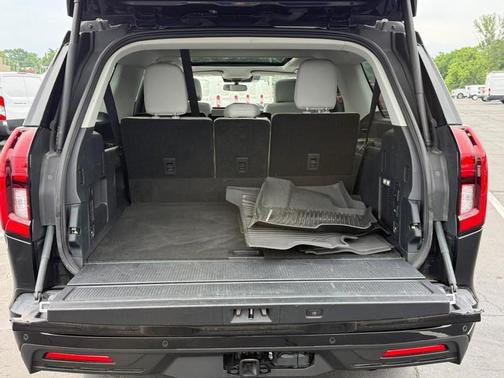 Agate Black Metallic 2025 Ford Expedition Max Active 4x4