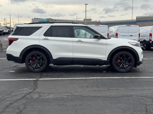 Star White Metallic Tri-Coat 2022 Ford Explorer ST
