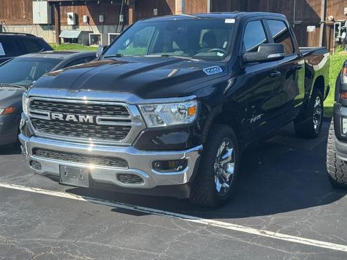 Diamond Black Crystal Pearlcoat 2022 RAM 1500 Big Horn/Lone Star