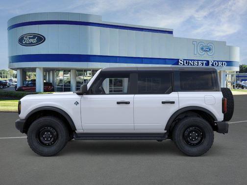 Oxford White 2026 Ford Bronco Outer Banks