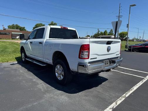 Bright White Clearcoat 2024 RAM 2500 Big Horn Crew Cab 4x4 6'4' Box
