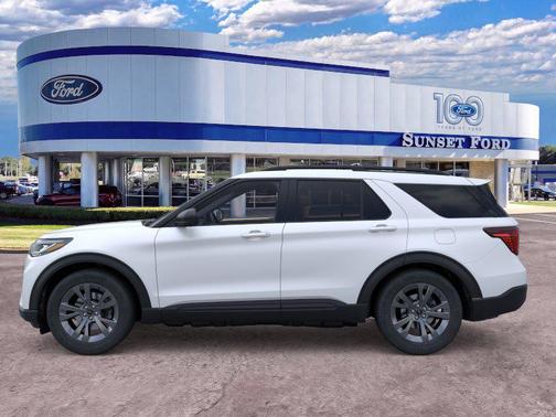 Star White Metallic Tri-Coat 2026 Ford Explorer Active w/200A Pkg