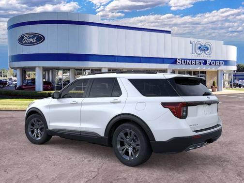 Star White Metallic Tri-Coat 2026 Ford Explorer Active w/200A Pkg