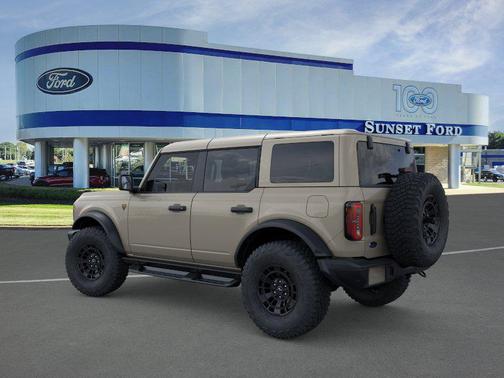 Desert Sand 2026 Ford Bronco Badlands