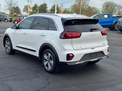 2022 Kia Niro LX