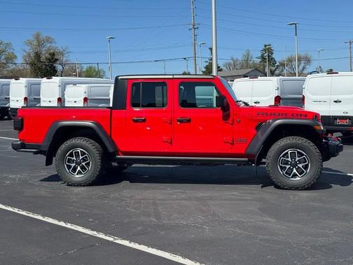 Firecracker Red Clearcoat 2024 Jeep Gladiator Rubicon