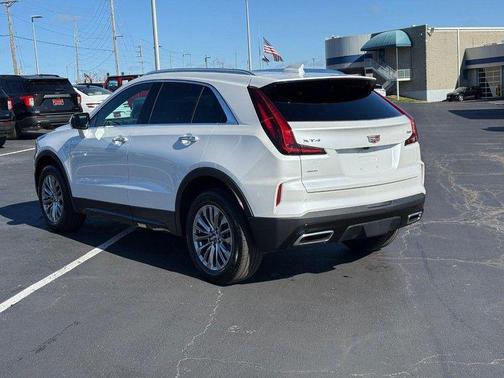 2024 Cadillac XT4 Premium Luxury