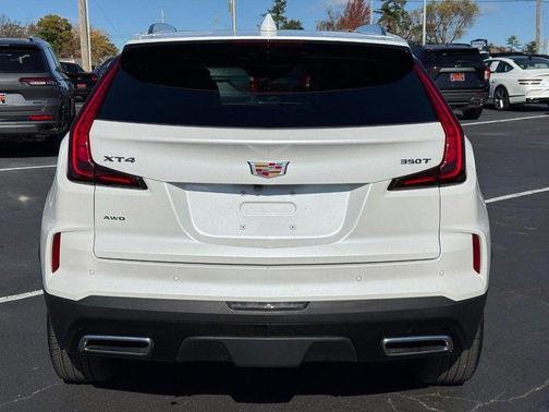 2024 Cadillac XT4 Premium Luxury