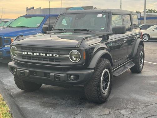 Shadow Black 2024 Ford Bronco Black Diamond