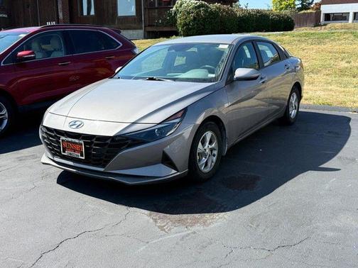 2023 Hyundai ELANTRA SE