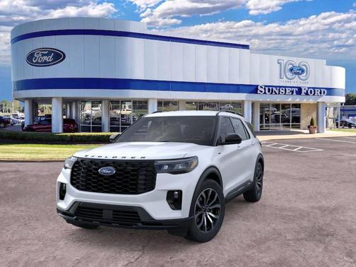 Star White Metallic Tri-Coat 2026 Ford Explorer ST-Line