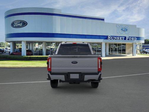 Avalanche 2026 Ford F-350 Lariat
