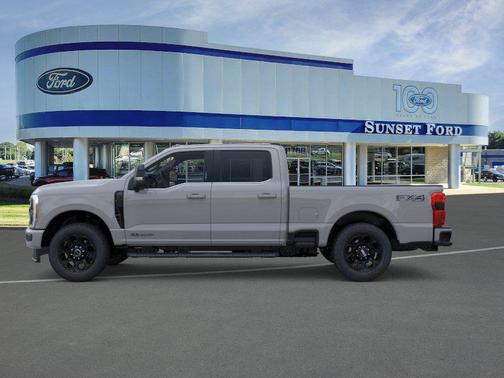 Avalanche 2026 Ford F-350 Lariat