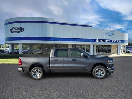 Granite Crystal Metallic Clearcoat 2019 RAM 1500 Big Horn