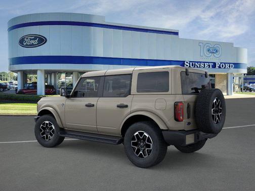 Desert Sand 2026 Ford Bronco Outer Banks