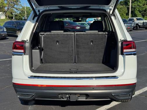 Pure White 2025 Volkswagen Atlas 2.0T SE w/Technology 4MOTION