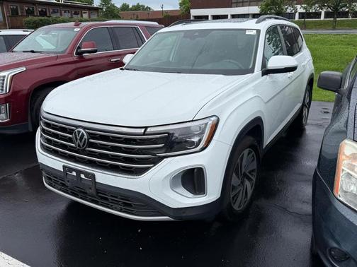 Pure White 2025 Volkswagen Atlas 2.0T SE w/Technology 4MOTION