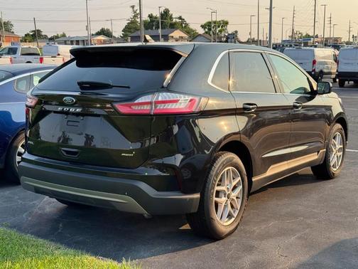 Agate Black Metallic 2024 Ford Edge SEL