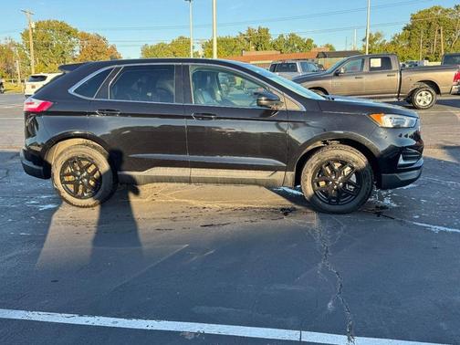 Agate Black Metallic 2024 Ford Edge SEL