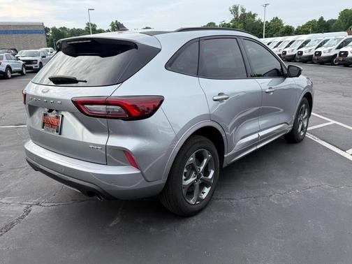 Iconic Silver Metallic 2023 Ford Escape ST-Line Select