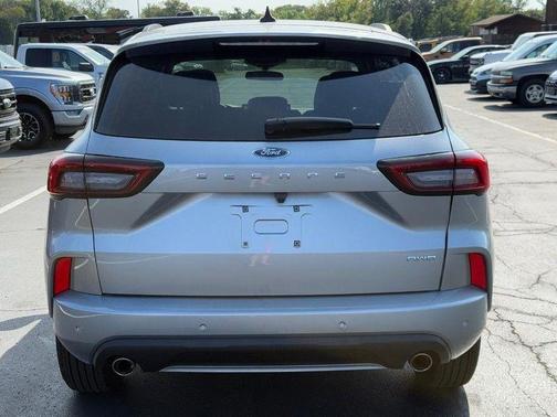 Iconic Silver Metallic 2023 Ford Escape ST-Line Select